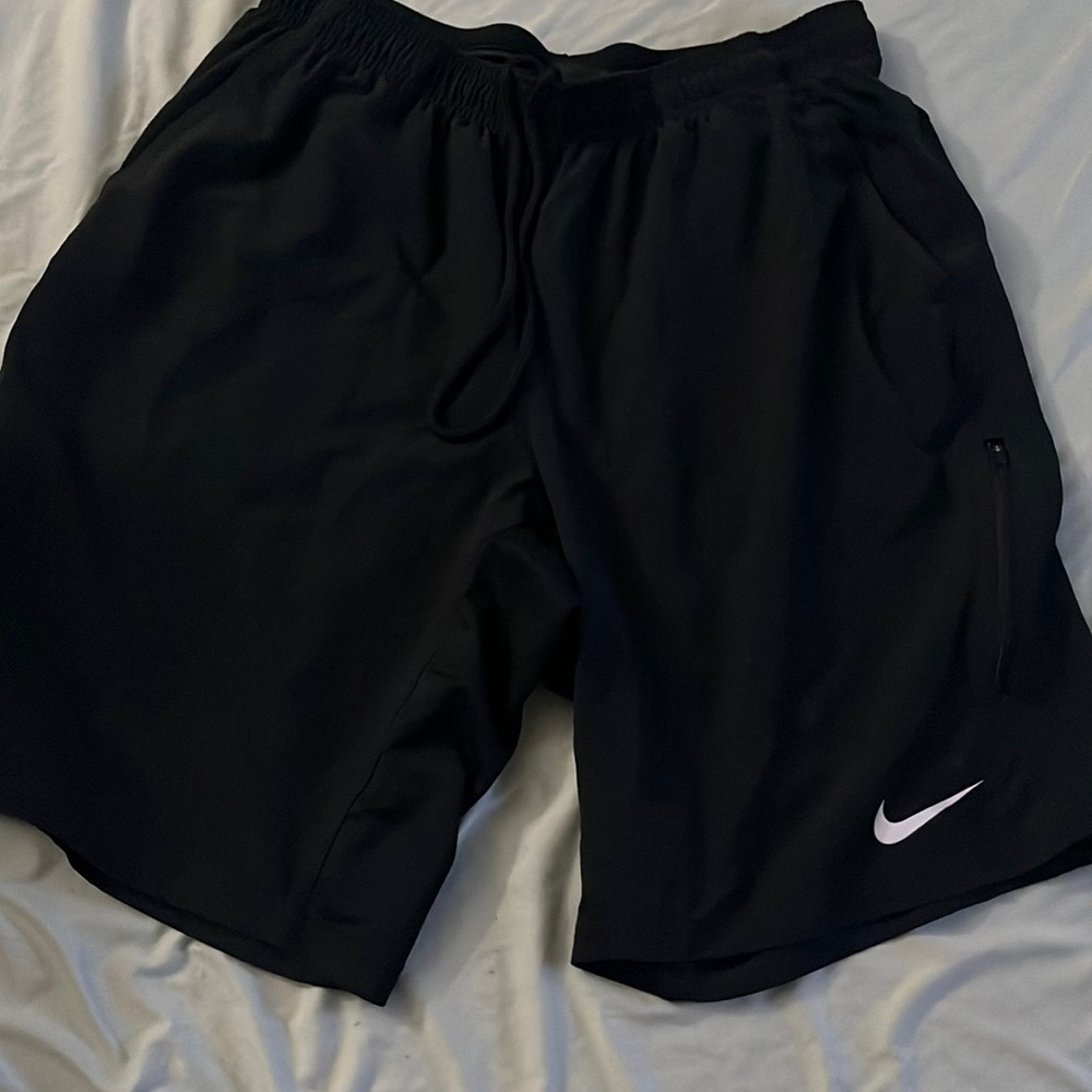 Nike large black dri fit tennis shorts